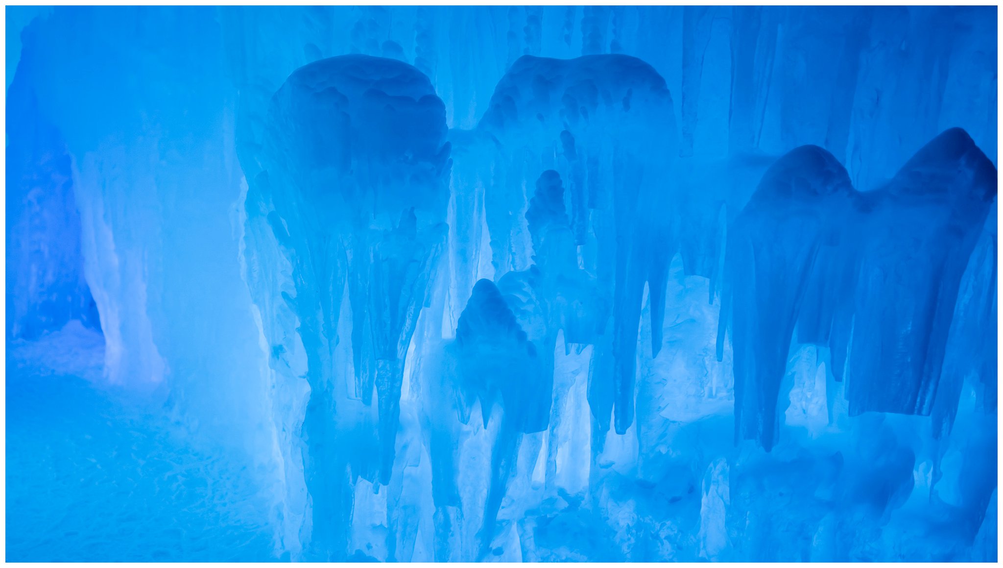 Ice Castles: Lincoln New Hampshire - Laura Lee Photography