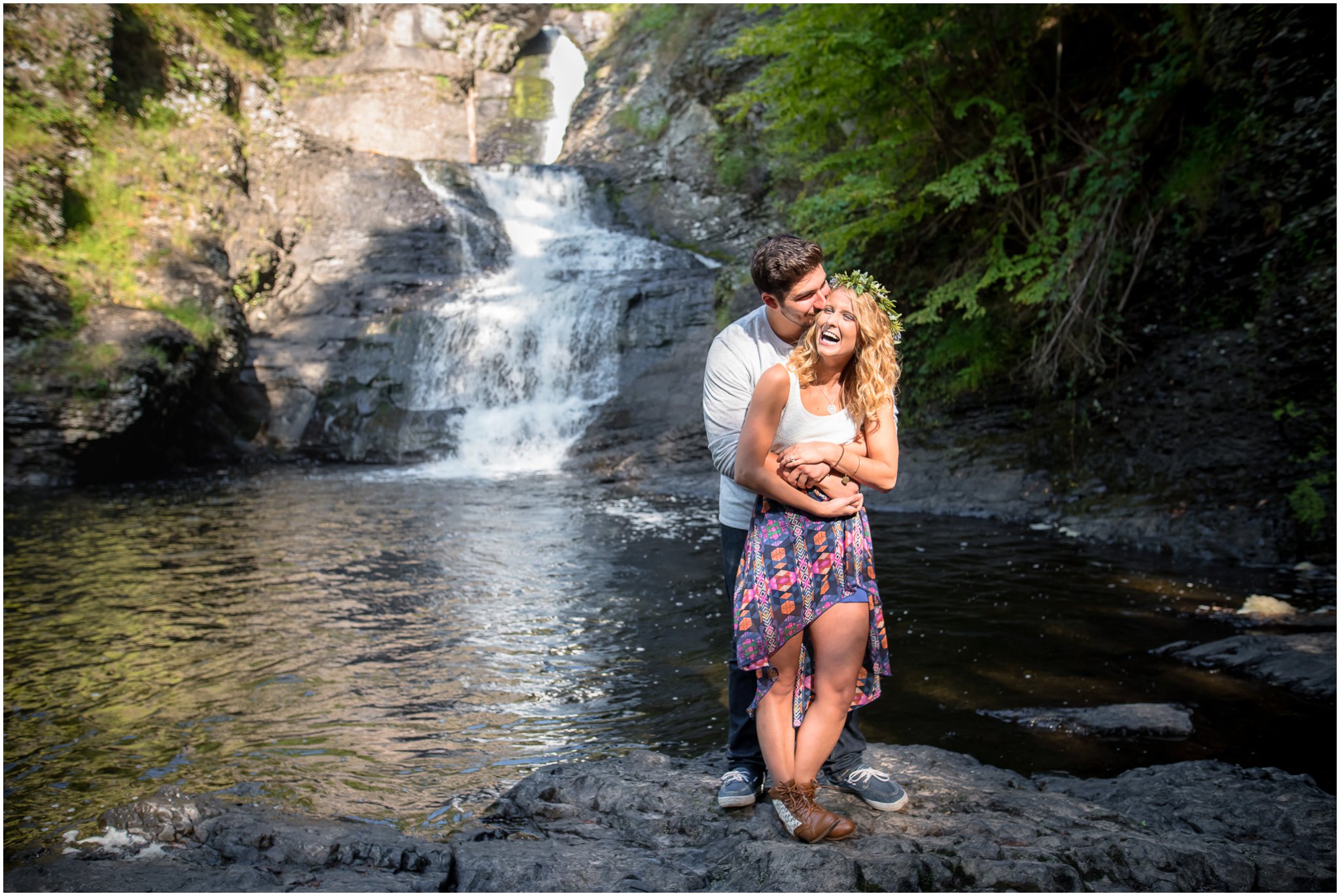 Watrefall Engagement Session Photo_ Blog Laura Lee Photography_0004