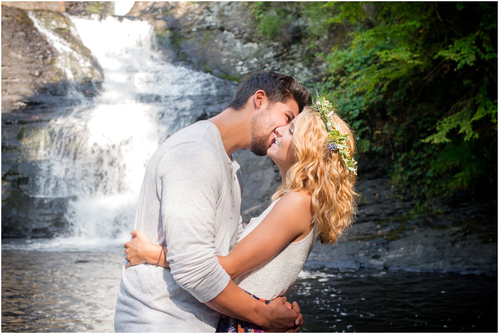 Watrefall Engagement Session Photo_ Blog Laura Lee Photography_0011