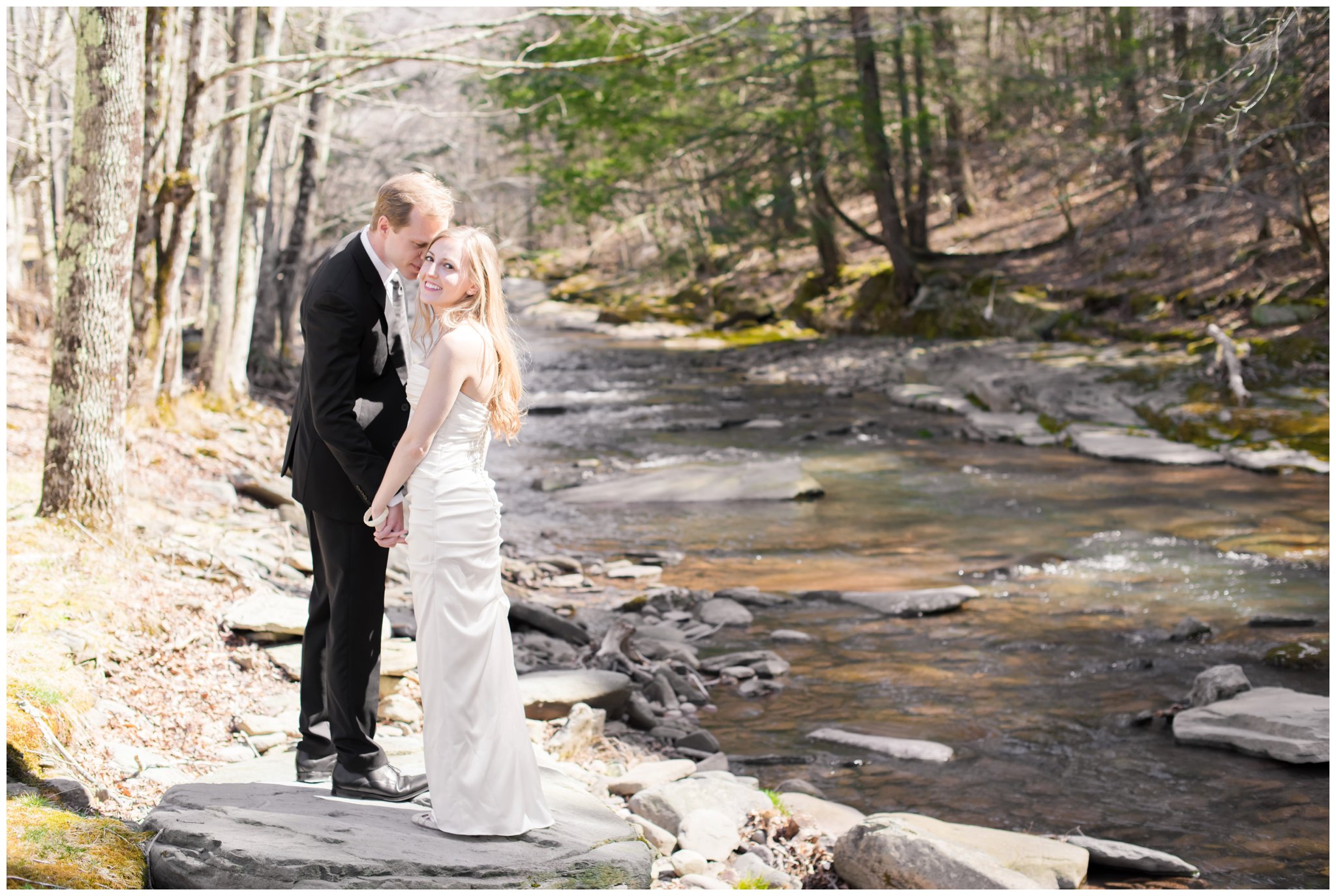 Full Moon Resort Wedding_Christian and Janine_Catskills Wedding Photographer_Laura Lee Photography_0027